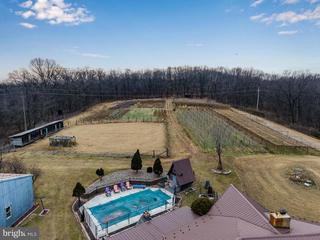 9713 ROWE RUN RD, Shippensburg, PA 17257