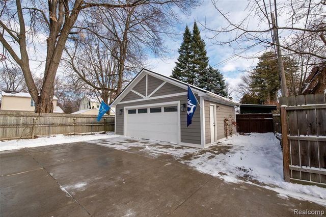 422 Walnut Avenue, Royal Oak, MI 48073