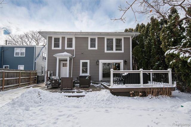 422 Walnut Avenue, Royal Oak, MI 48073