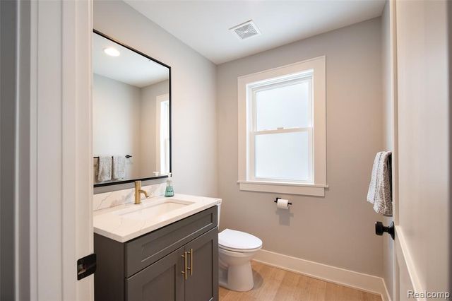 422 Walnut Avenue, Royal Oak, MI 48073