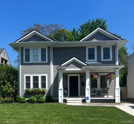 422 Walnut Avenue, Royal Oak, MI 48073