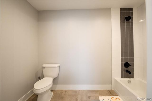 422 Walnut Avenue, Royal Oak, MI 48073