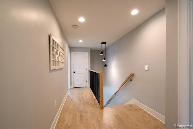 422 Walnut Avenue, Royal Oak, MI 48073