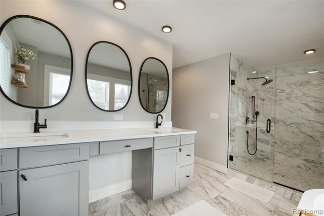 422 Walnut Avenue, Royal Oak, MI 48073