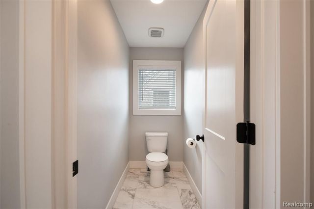 422 Walnut Avenue, Royal Oak, MI 48073