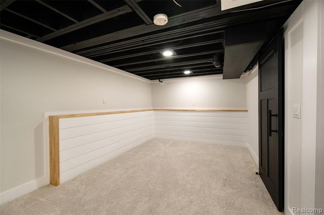 422 Walnut Avenue, Royal Oak, MI 48073