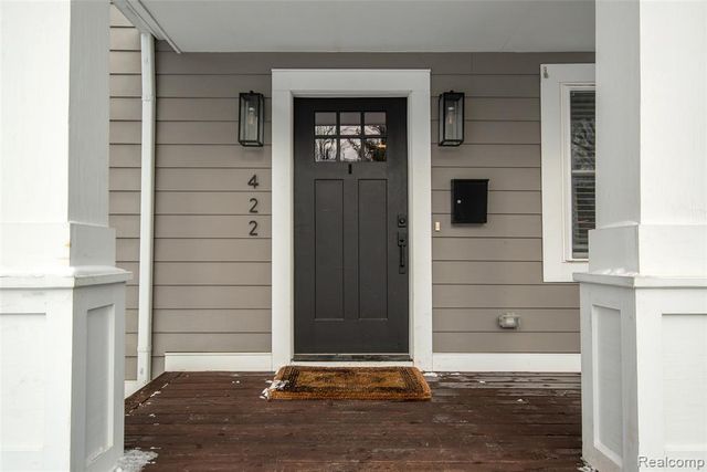 422 Walnut Avenue, Royal Oak, MI 48073