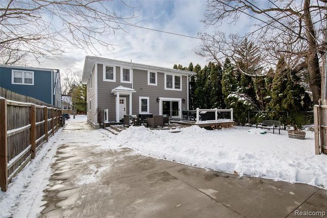 422 Walnut Avenue, Royal Oak, MI 48073