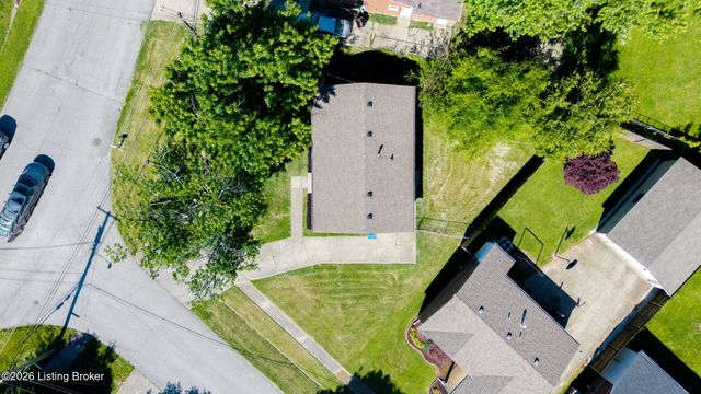 5704 Toebbe Ln, Louisville, KY 40229