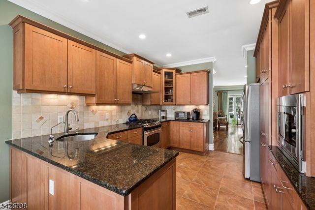 28 SCHMIDT CIRCLE, Watchung Boro, NJ 07069