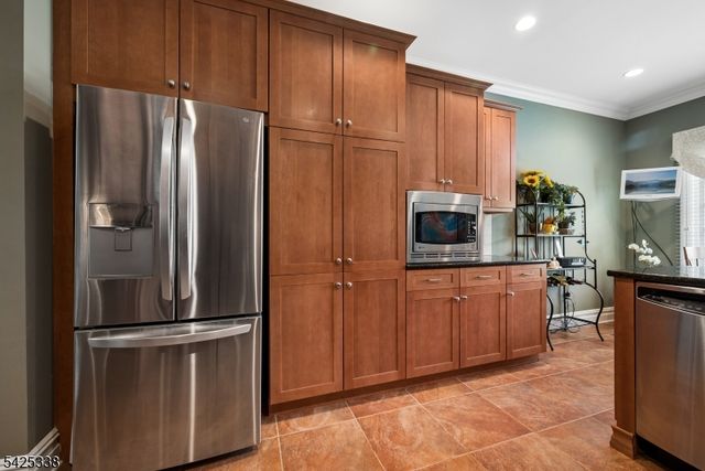 28 SCHMIDT CIRCLE, Watchung Boro, NJ 07069