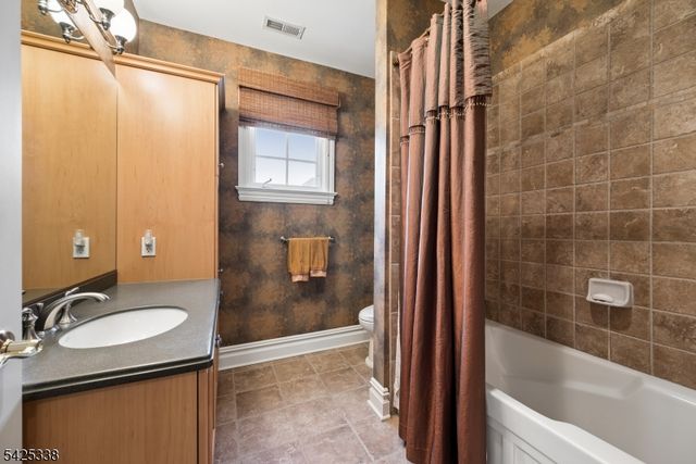 28 SCHMIDT CIRCLE, Watchung Boro, NJ 07069