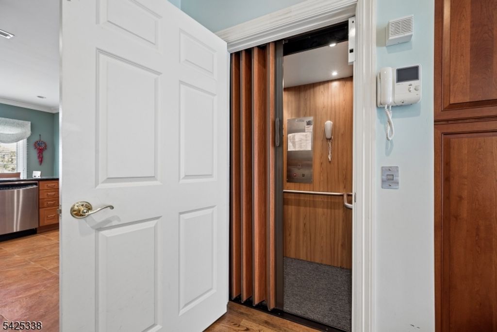 28 SCHMIDT CIRCLE, Watchung Boro, NJ 07069 — photo 4