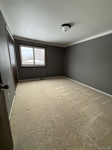 18523 Elm Court, Macomb Township, MI 48044