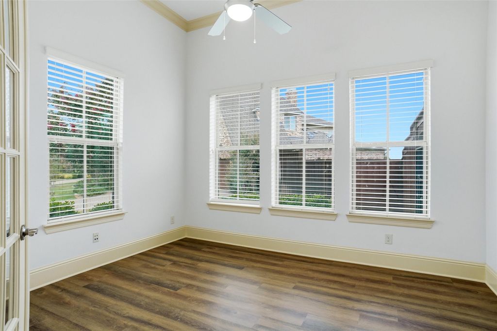 667 Creekway Drive, Irving, TX 75039 — photo 4