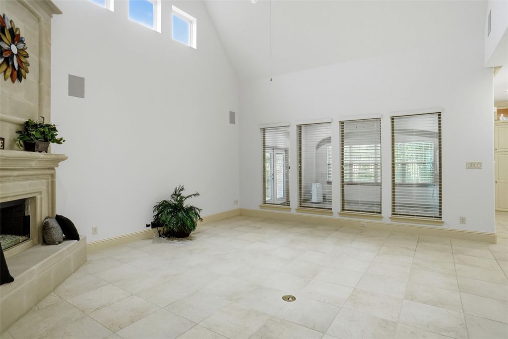 667 Creekway Drive, Irving, TX 75039 — photo 5