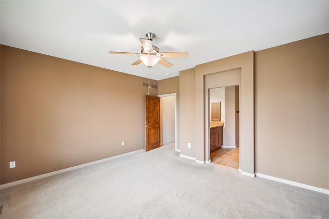 5615 Flagstone Way, West Des Moines, IA 50266