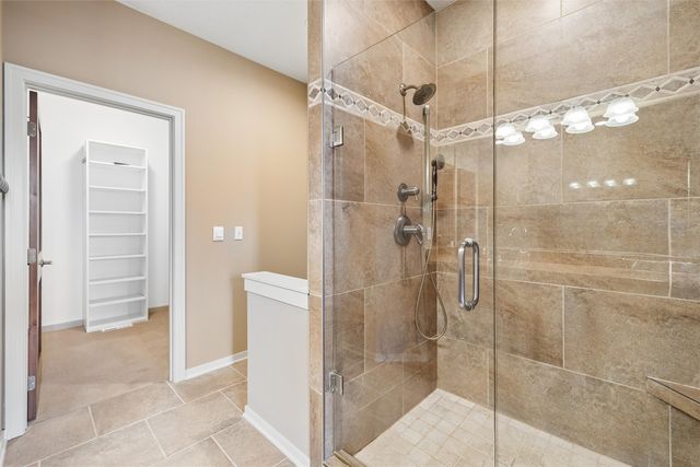 5615 Flagstone Way, West Des Moines, IA 50266