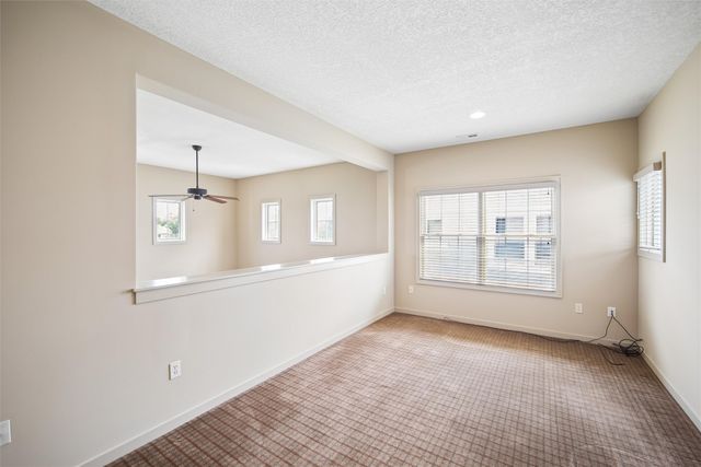 5615 Flagstone Way, West Des Moines, IA 50266