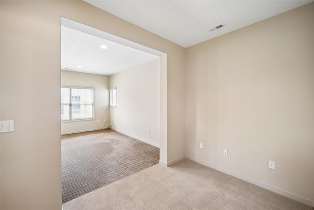 5615 Flagstone Way, West Des Moines, IA 50266