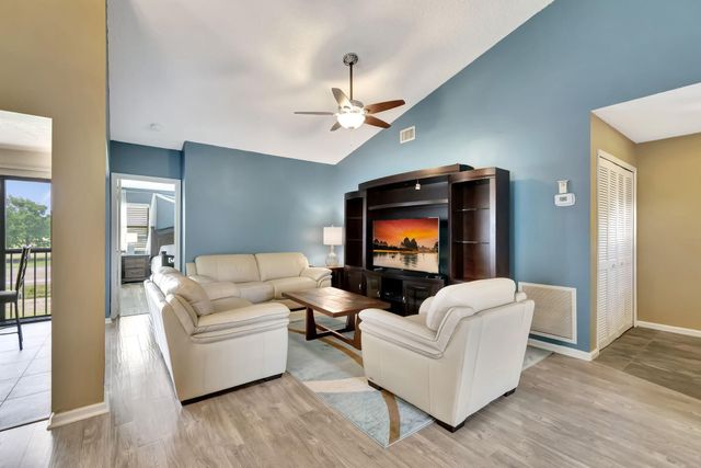 5869 Parkwalk Drive, Boynton Beach, FL 33472