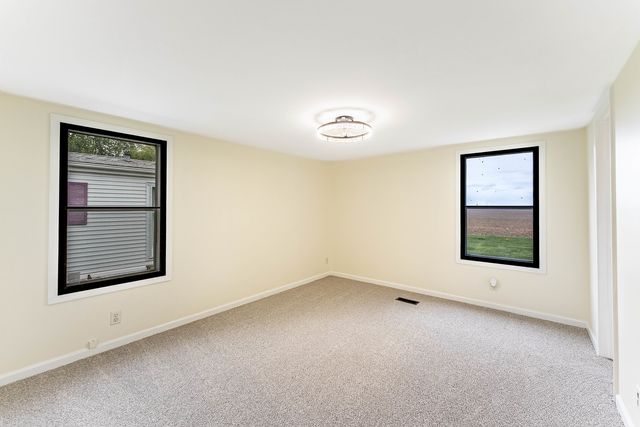 25 Cedar Lane, Sandwich, IL 60548
