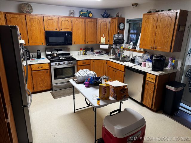 822 Church Road, Kemp, OK 74741