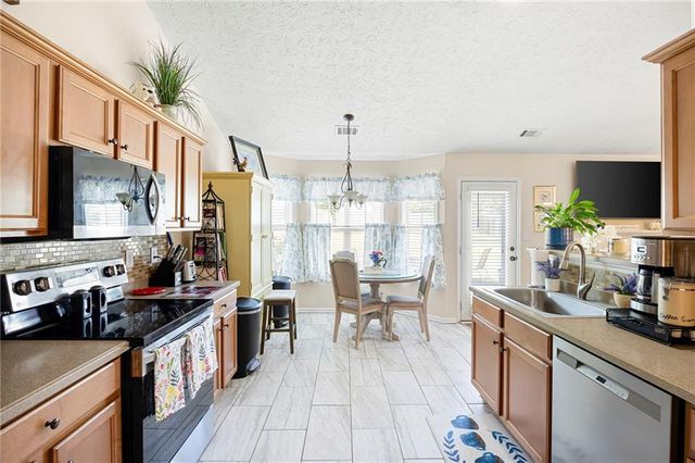 102 Autumn Brooke Trail, Dallas, GA 30157