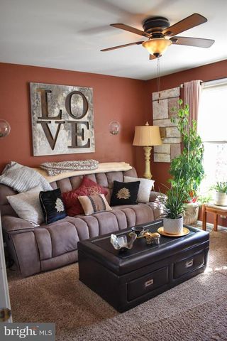 72 OVERLOOK CIR, Garnet Valley, PA 19060