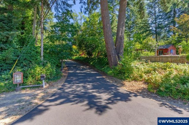 955 Albert Dr SE, Salem, OR 97302