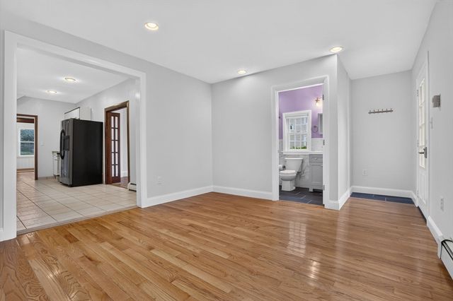 51 Metropolitan Ave, Boston, MA 02131