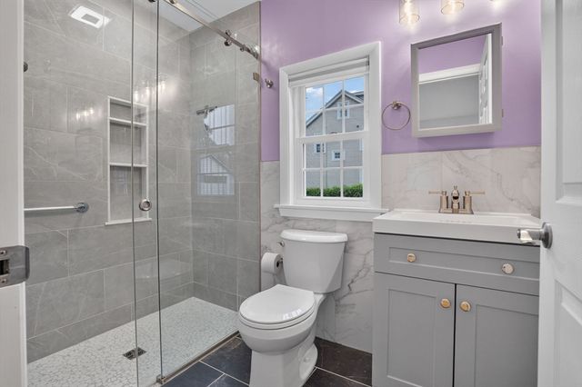 51 Metropolitan Ave, Boston, MA 02131