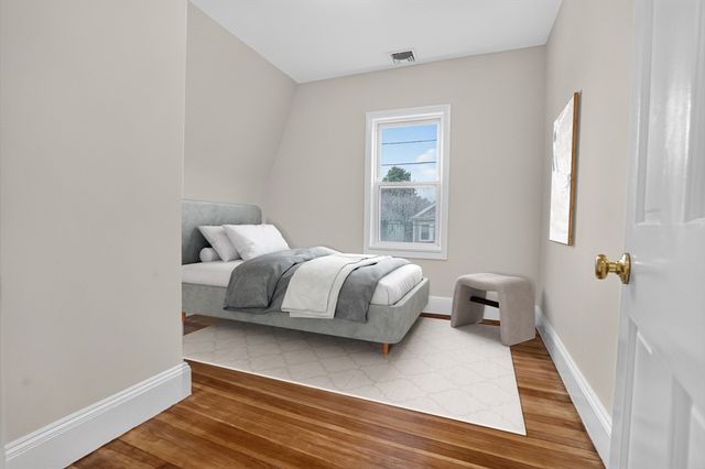 51 Metropolitan Ave, Boston, MA 02131