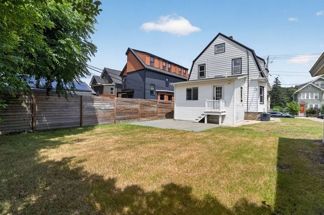 51 Metropolitan Ave, Boston, MA 02131
