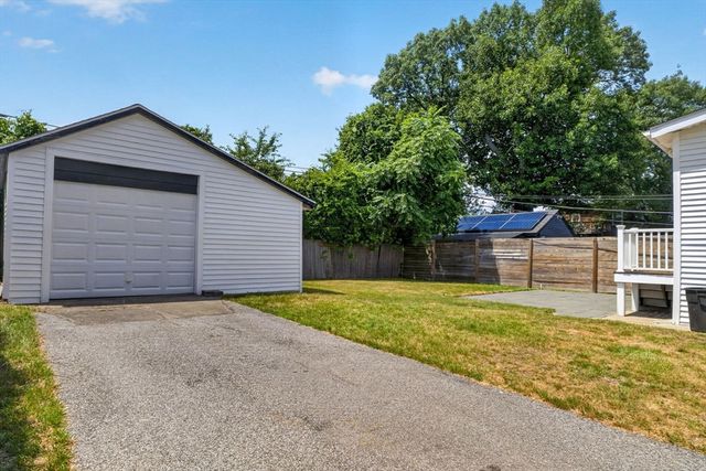 51 Metropolitan Ave, Boston, MA 02131