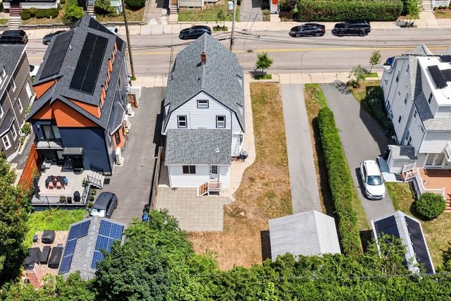 51 Metropolitan Ave, Boston, MA 02131