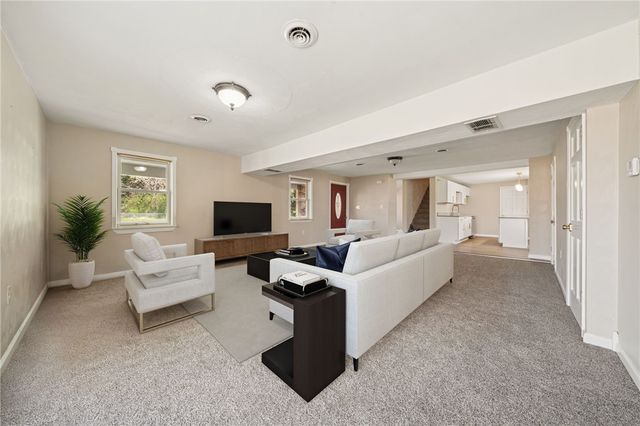 116 Dutchtown Rd, Sewickley Twp, PA 15637