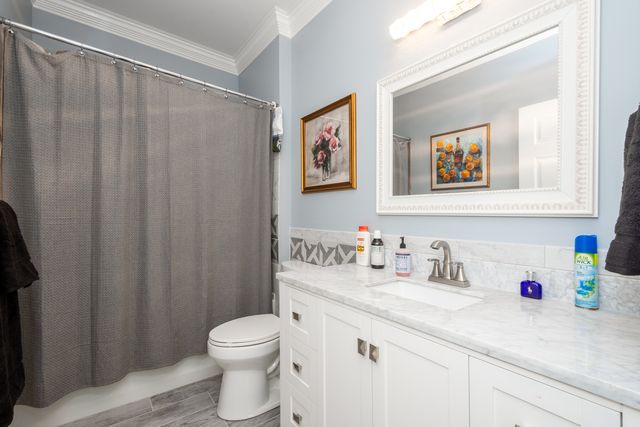 3136 Falling Waters Lane 1, Lindenhurst, IL 60046