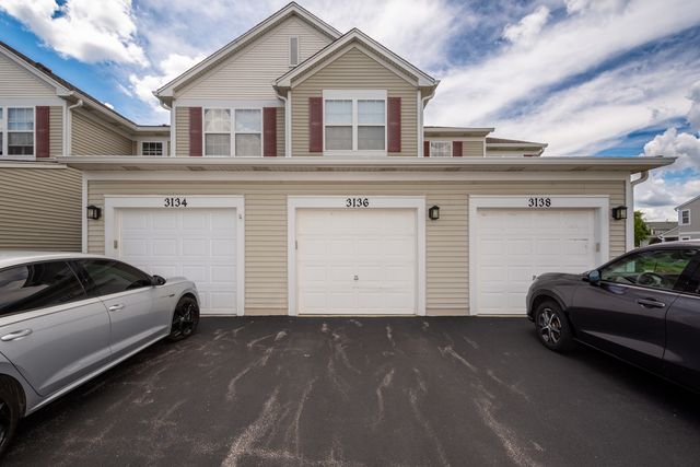 3136 Falling Waters Lane 1, Lindenhurst, IL 60046