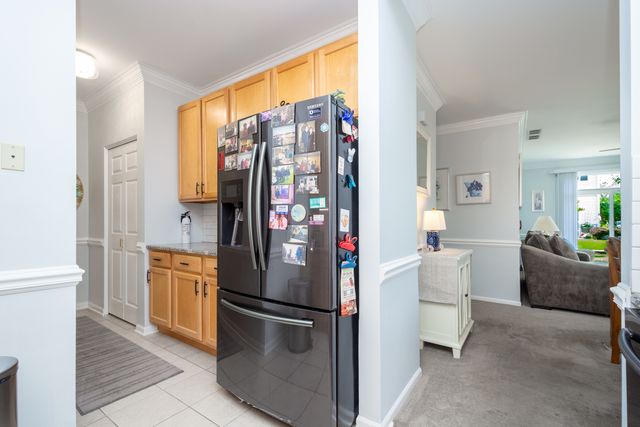 3136 Falling Waters Lane 1, Lindenhurst, IL 60046