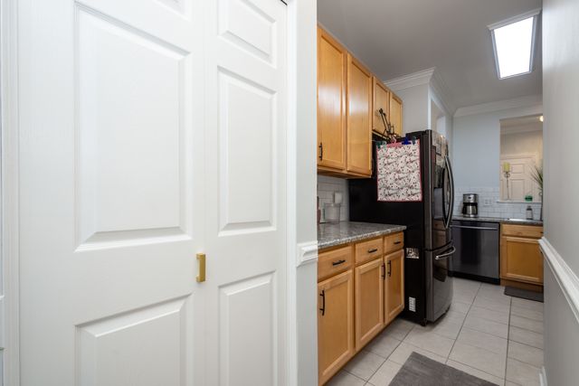 3136 Falling Waters Lane 1, Lindenhurst, IL 60046
