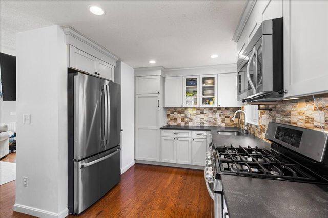 57 Debbies Lane, Marstons Mills, MA 02648