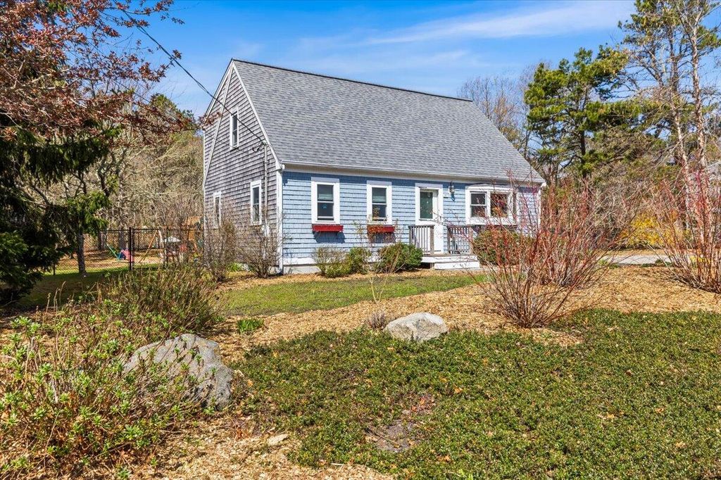 57 Debbies Lane, Marstons Mills, MA 02648