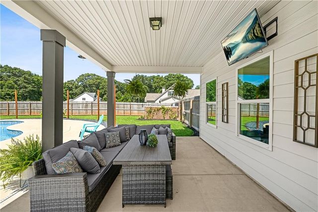 1538 E Lake Road, Mcdonough, GA 30252