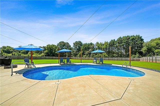 1538 E Lake Road, Mcdonough, GA 30252