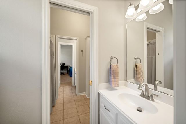 2400 Hollowbrook Lane, Conroe, TX 77384