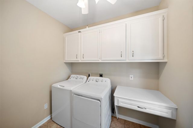 2400 Hollowbrook Lane, Conroe, TX 77384