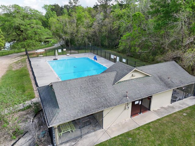 2400 Hollowbrook Lane, Conroe, TX 77384
