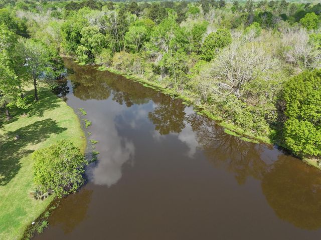 2400 Hollowbrook Lane, Conroe, TX 77384