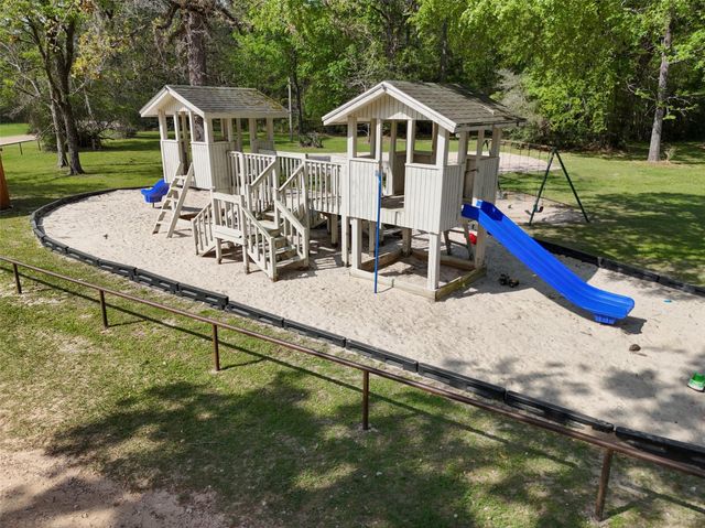 2400 Hollowbrook Lane, Conroe, TX 77384